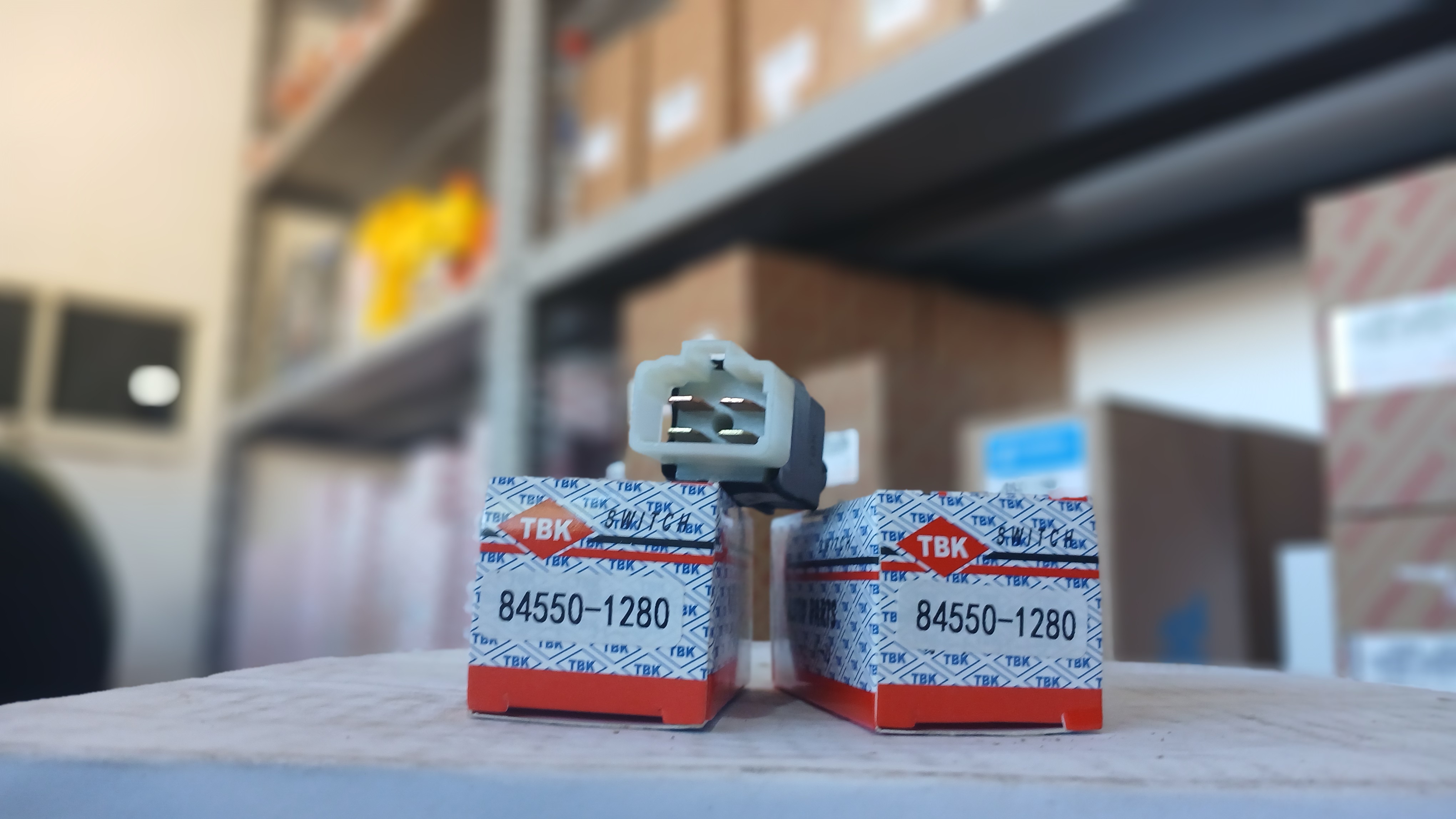 Switch rem kaki 4 Hino 500 sparepart